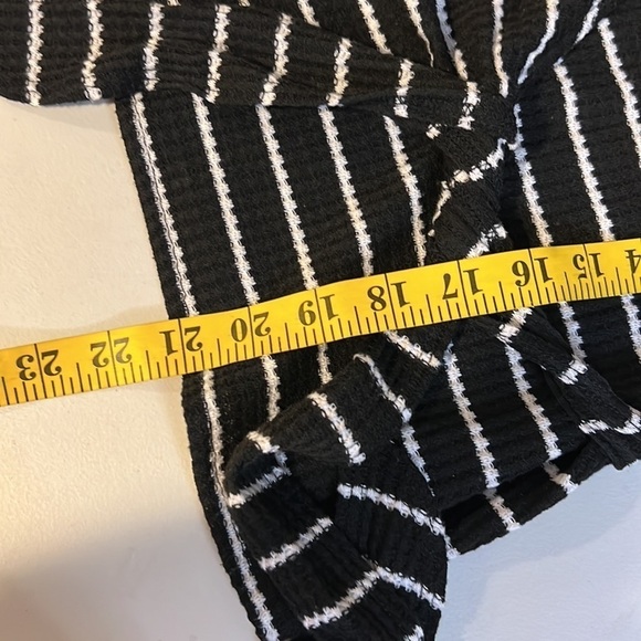 MOA MOA Black & White Faux Wrap Sweater Size  Large - Picture 8 of 10